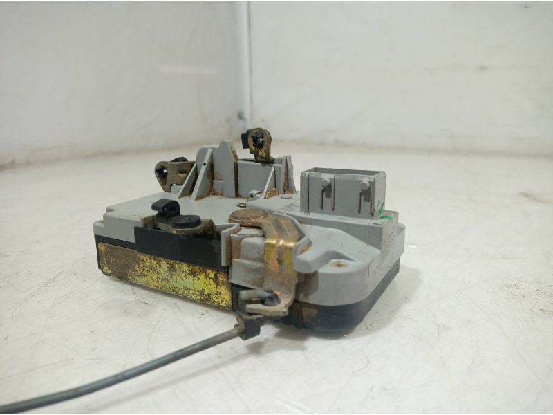 Recambio de cerradura puerta delantera izquierda para peugeot 406 berlina (s1/s2) stdt referencia OEM IAM   