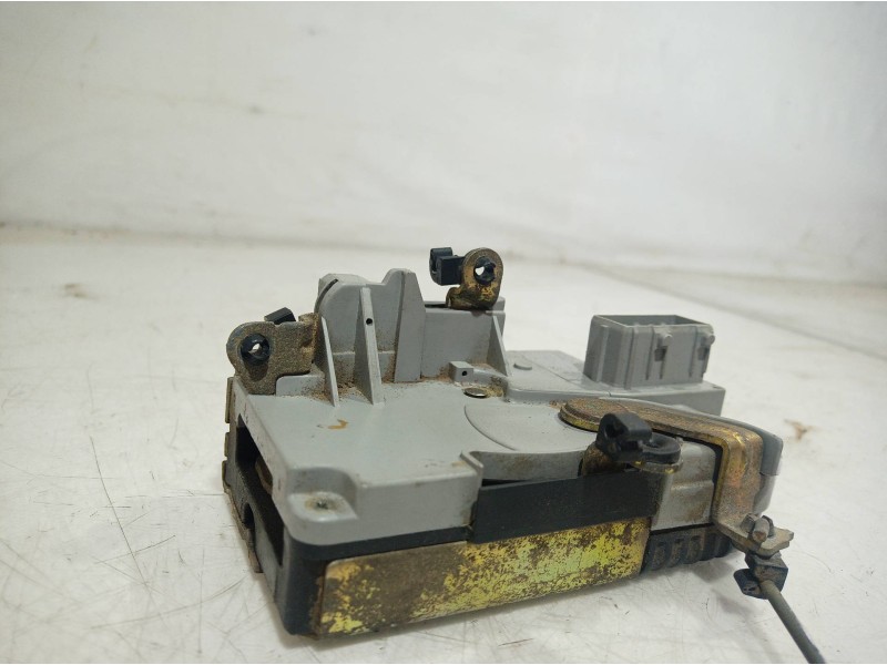 Recambio de cerradura puerta delantera izquierda para peugeot 406 berlina (s1/s2) stdt referencia OEM IAM   