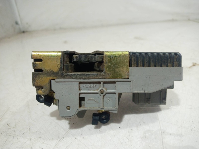 Recambio de cerradura puerta delantera izquierda para peugeot 406 berlina (s1/s2) stdt referencia OEM IAM   