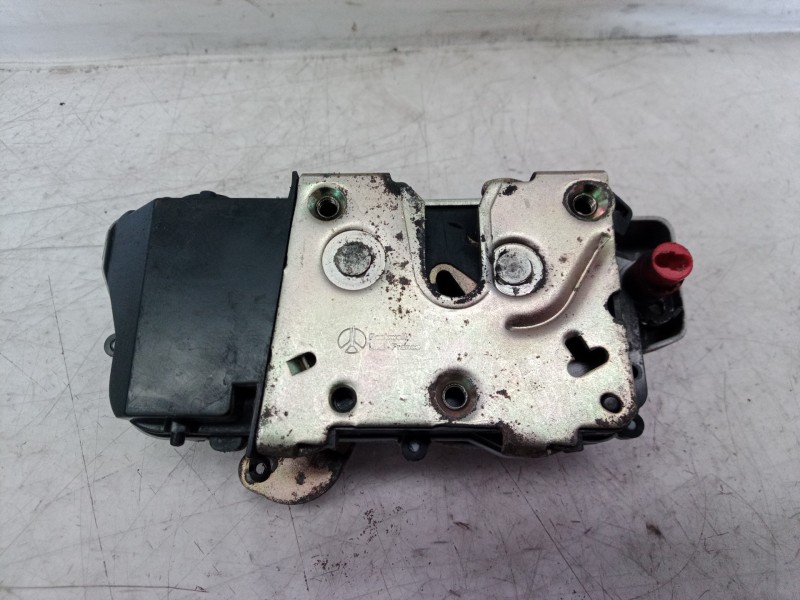 Recambio de cerradura puerta trasera izquierda para peugeot 406 berlina (s1/s2) stdt referencia OEM IAM   