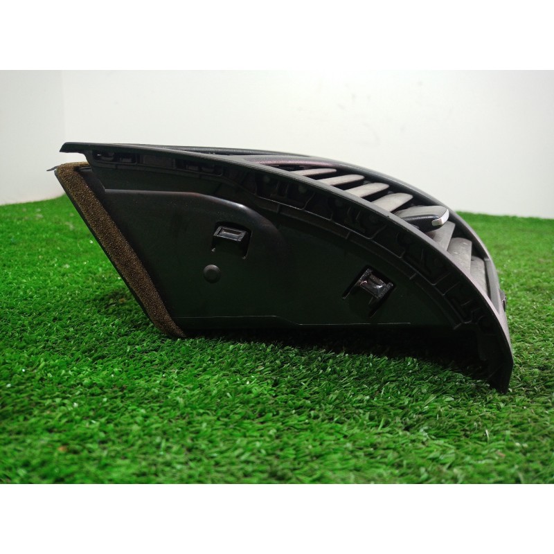 Recambio de rejilla aireadora para bmw serie 1 berlina (e81/e87) 118d referencia OEM IAM 705918812 705918812 705918812