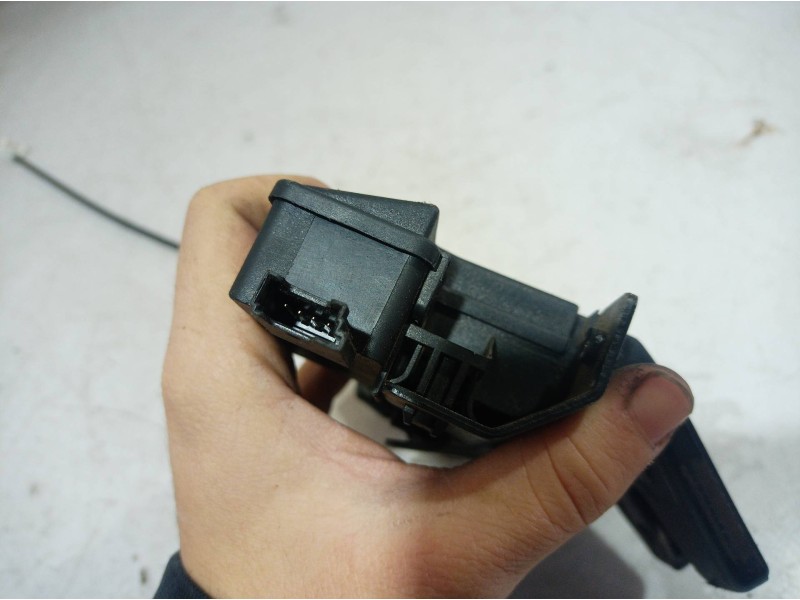 Recambio de cerradura maletero / porton para bmw serie 1 berlina (e81/e87) referencia OEM IAM 8196401 8196401 8196401