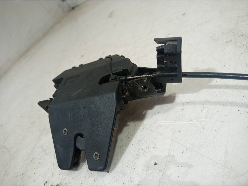 Recambio de cerradura maletero / porton para bmw serie 1 berlina (e81/e87) referencia OEM IAM 8196401 8196401 8196401