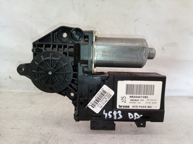 Recambio de motor elevalunas delantero derecho para peugeot 307 break / sw (s1) break xr referencia OEM IAM 9634457480 963445748