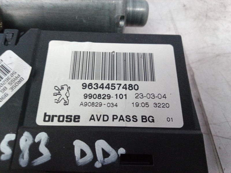 Recambio de motor elevalunas delantero derecho para peugeot 307 break / sw (s1) break xr referencia OEM IAM 9634457480 963445748