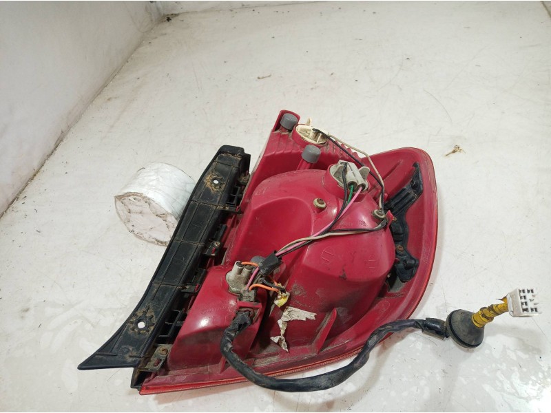 Recambio de piloto trasero izquierdo para hyundai accent (lc) gls referencia OEM IAM 92401257 92401257 92401257