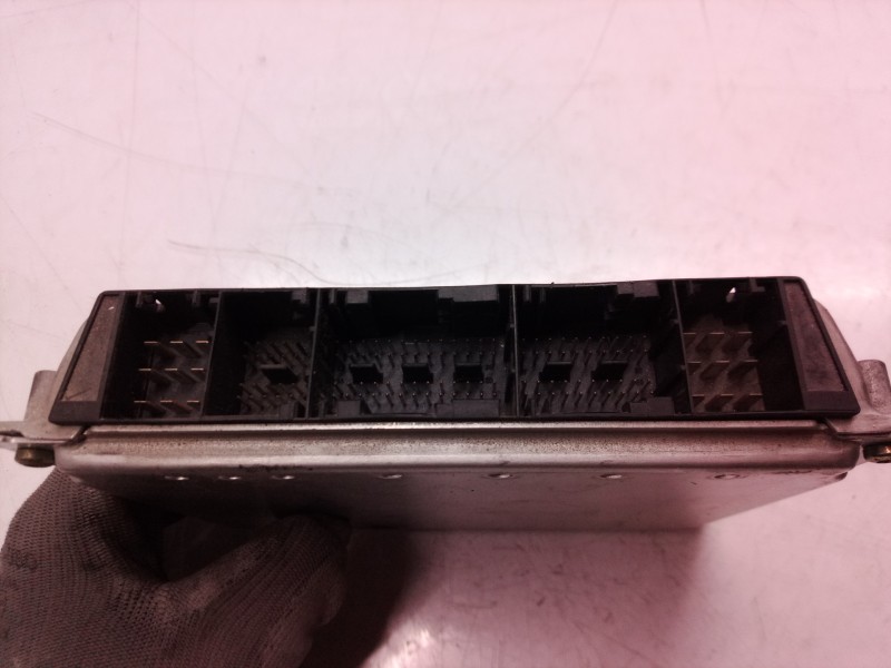 Recambio de centralita motor uce para bmw serie 3 berlina (e46) 320d referencia OEM IAM 0281010205 0281010205 7786887