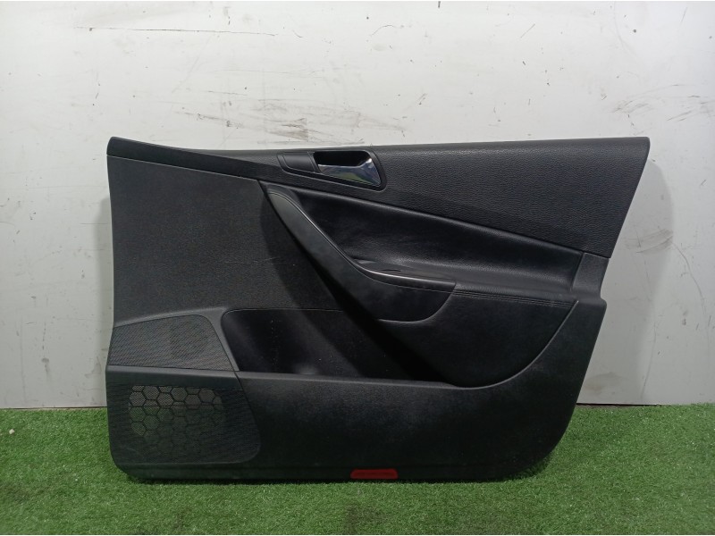 Recambio de guarnecido puerta delantera derecha para volkswagen passat berlina (3c2) advance referencia OEM IAM 3C1867012 3C1837