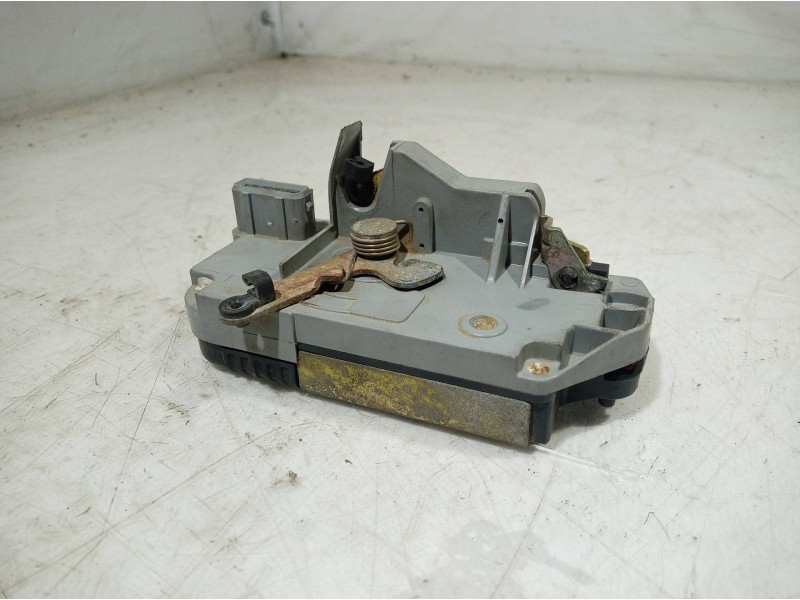 Recambio de cerradura puerta trasera derecha para peugeot 406 berlina (s1/s2) stdt referencia OEM IAM   