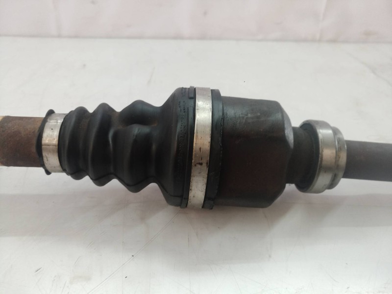 Recambio de transmision delantera derecha para peugeot 207 sw confort referencia OEM IAM 9656135080 9656135080 9656135080