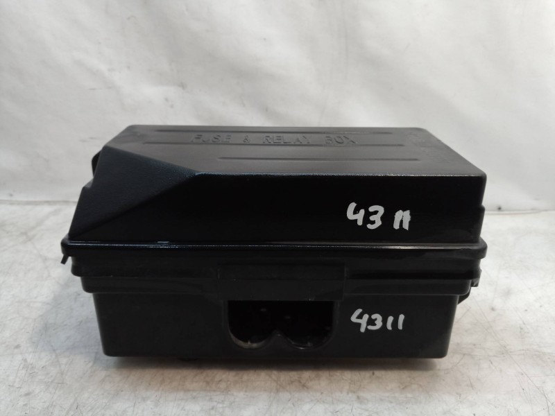 Recambio de caja reles / fusibles para ssangyong kyron 200 xdi premium 4wd referencia OEM IAM 05J14N 05J14N 05J14N