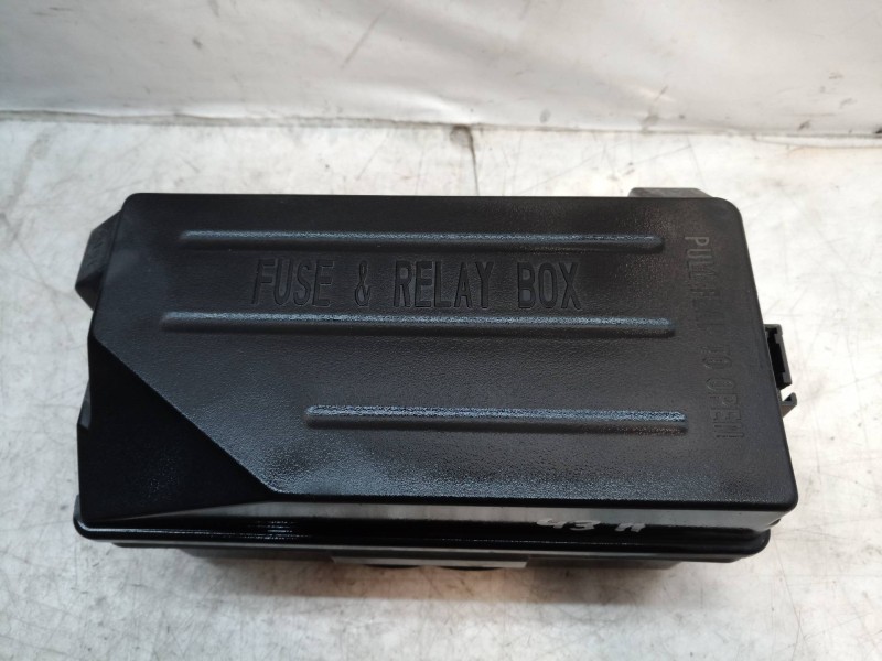 Recambio de caja reles / fusibles para ssangyong kyron 200 xdi premium 4wd referencia OEM IAM 05J14N 05J14N 05J14N