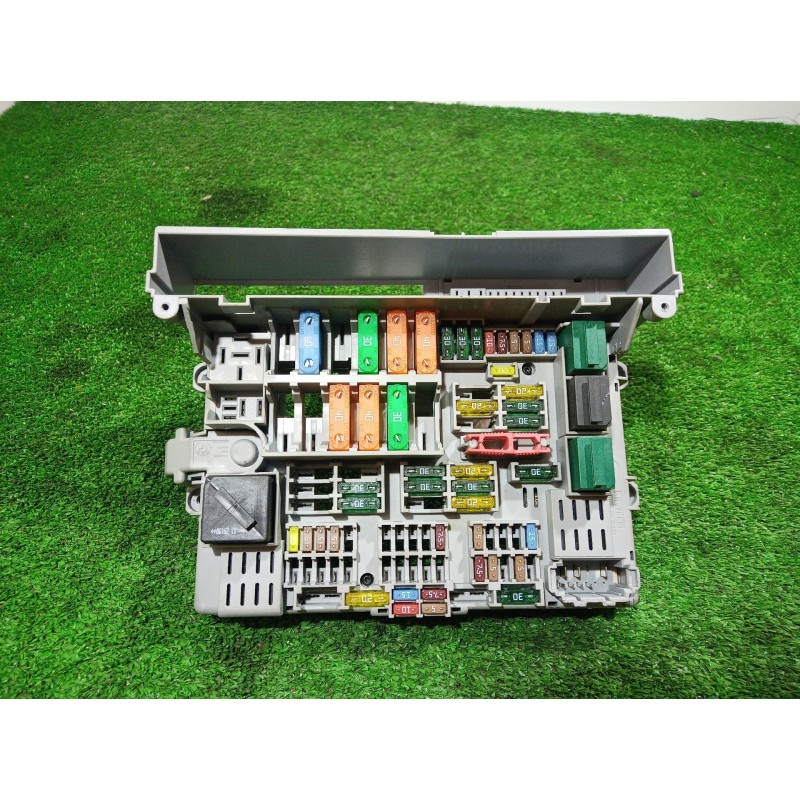 Recambio de caja reles / fusibles para bmw serie 1 berlina (e81/e87) 118d referencia OEM IAM 690662104 690662104 690662104
