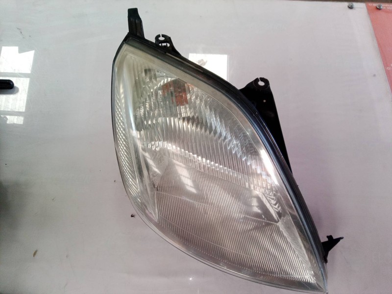 Recambio de faro derecho para ford fiesta (cbk) ambiente referencia OEM IAM   