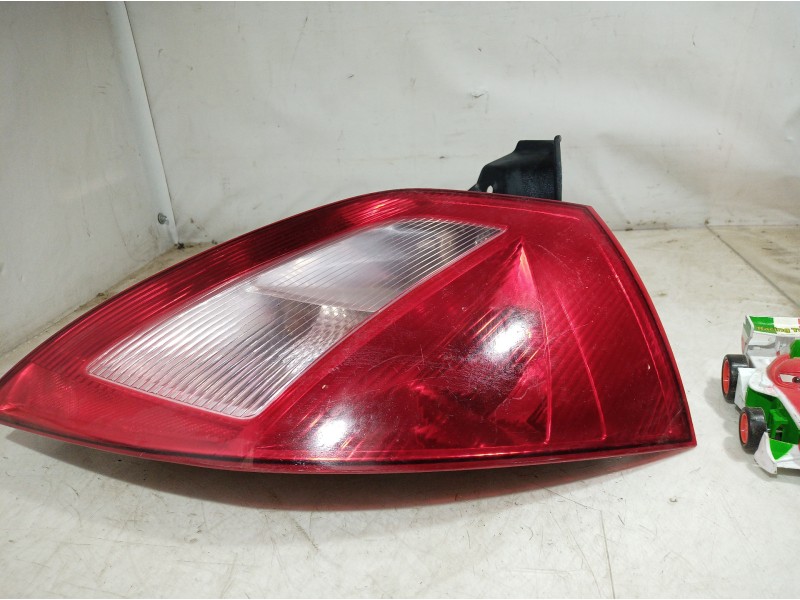 Recambio de piloto trasero derecho para renault megane ii berlina 5p referencia OEM IAM 89398081 89398081 89398081