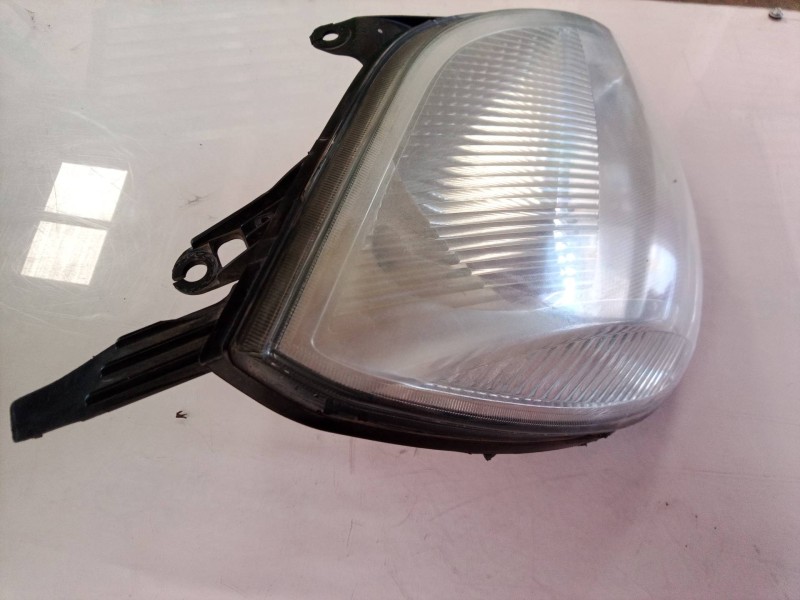 Recambio de faro derecho para ford fiesta (cbk) ambiente referencia OEM IAM   