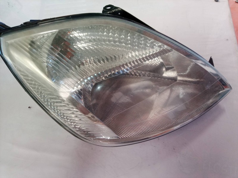 Recambio de faro derecho para ford fiesta (cbk) ambiente referencia OEM IAM   