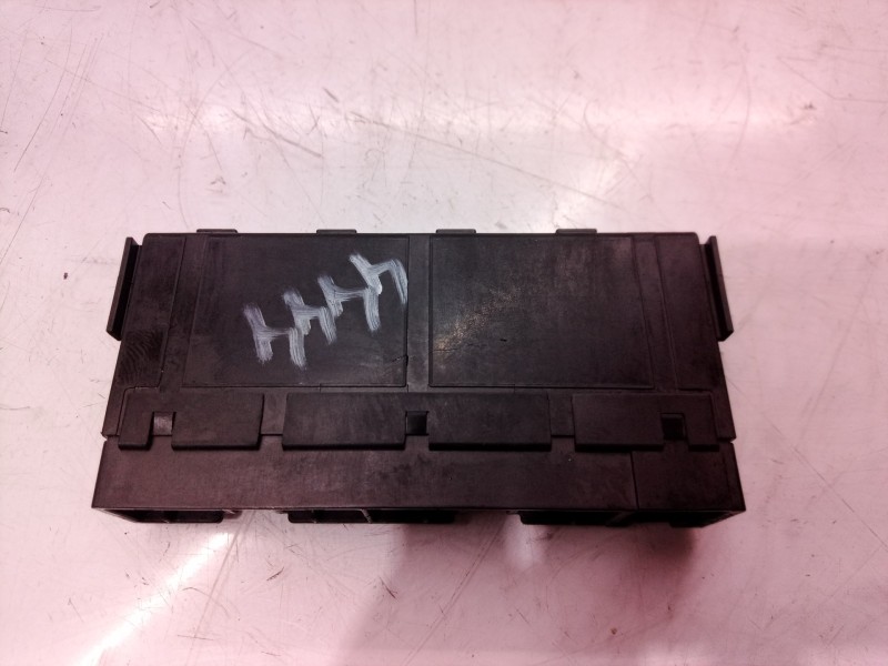 Recambio de caja reles / fusibles para toyota yaris active referencia OEM IAM 8264147020 8264147020 72818502