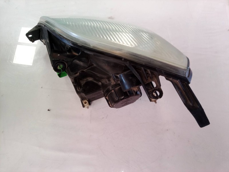 Recambio de faro derecho para ford fiesta (cbk) ambiente referencia OEM IAM   