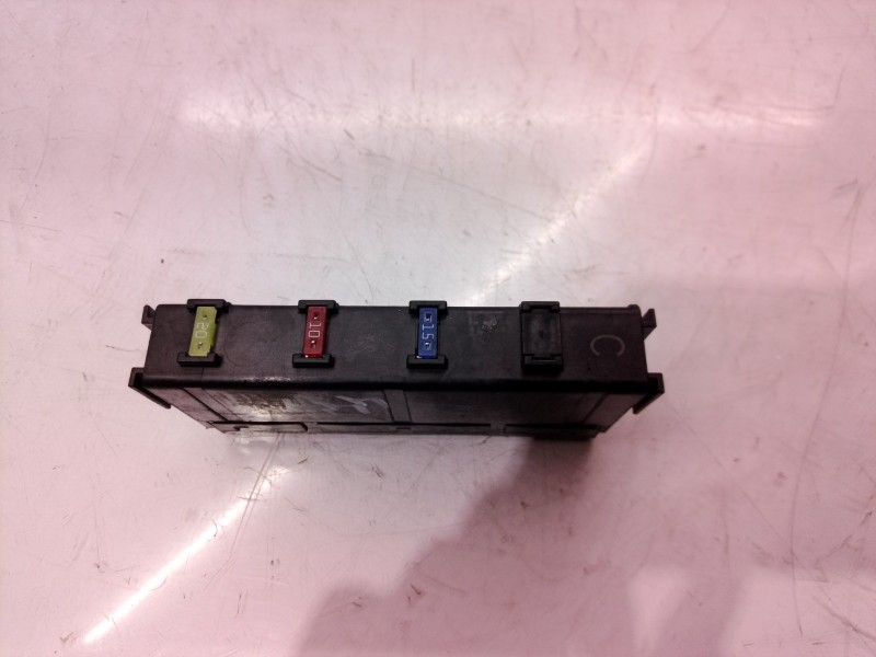 Recambio de caja reles / fusibles para toyota yaris active referencia OEM IAM 8264147020 8264147020 72818502