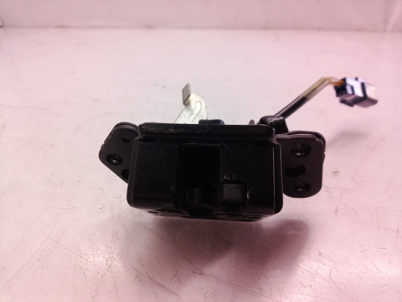 Recambio de cerradura maletero / porton para toyota yaris active referencia OEM IAM   
