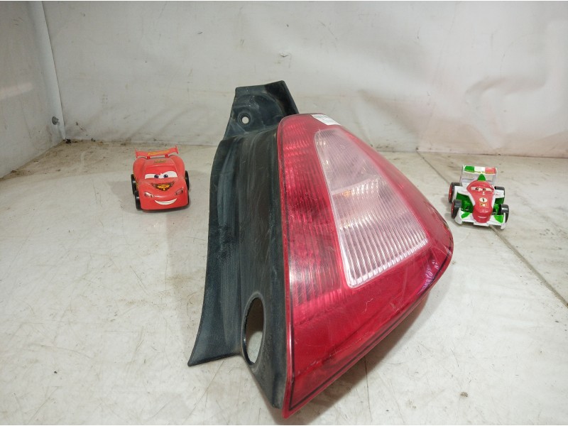 Recambio de piloto trasero derecho para renault megane ii berlina 5p referencia OEM IAM 89398081 89398081 89398081