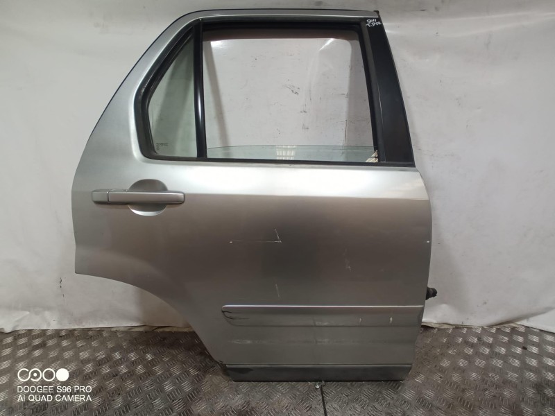Recambio de puerta trasera derecha para honda cr-v (rd8) es referencia OEM IAM   