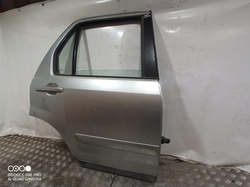 Recambio de puerta trasera derecha para honda cr-v (rd8) es referencia OEM IAM   