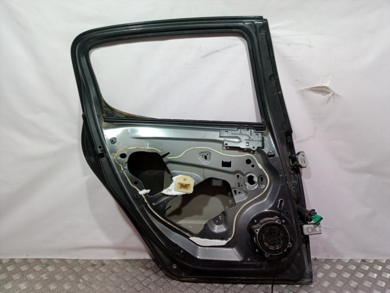 Recambio de puerta trasera izquierda para peugeot 308 confort referencia OEM IAM   