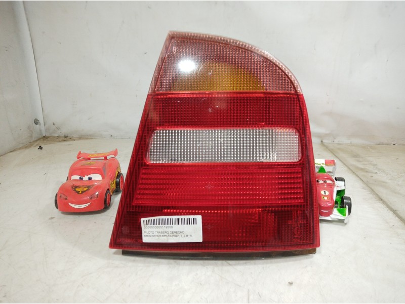 Recambio de piloto trasero derecho para skoda octavia berlina (1u2) referencia OEM IAM 1U6945257 1U6945257 1U6945257