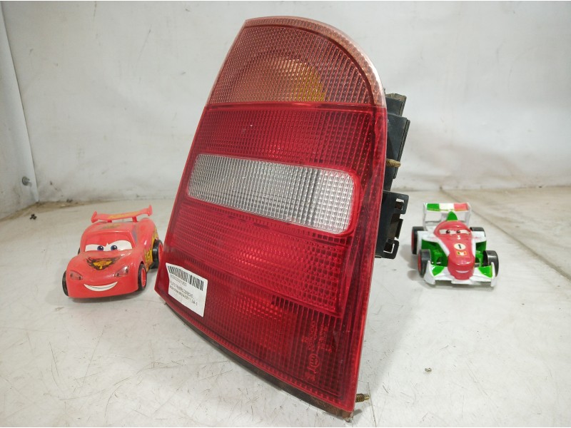 Recambio de piloto trasero derecho para skoda octavia berlina (1u2) referencia OEM IAM 1U6945257 1U6945257 1U6945257