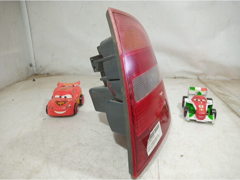 Recambio de piloto trasero derecho para skoda octavia berlina (1u2) referencia OEM IAM 1U6945257 1U6945257 1U6945257