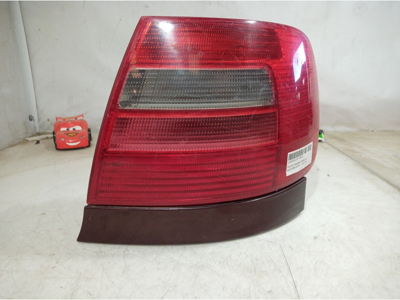 Recambio de piloto trasero derecho para audi a4 berlina (b5) referencia OEM IAM   