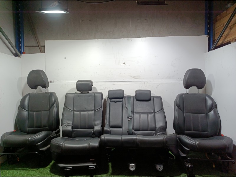 Recambio de juego asientos completo para mahindra xuv 500 xuv 500 fwd w6 referencia OEM IAM   