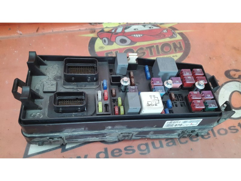 Recambio de caja reles / fusibles para kia carnival 2.9 crdi vgt ex referencia OEM IAM 919544D280 919504D0700F 919544D280