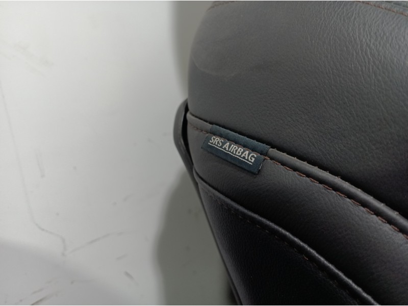 Recambio de juego asientos completo para mahindra xuv 500 xuv 500 fwd w6 referencia OEM IAM   