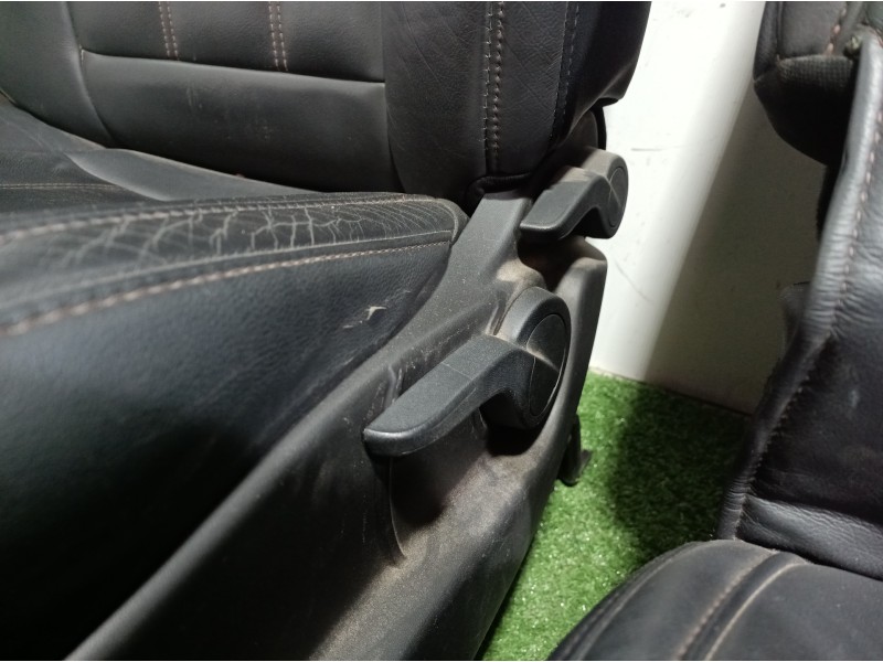 Recambio de juego asientos completo para mahindra xuv 500 xuv 500 fwd w6 referencia OEM IAM   