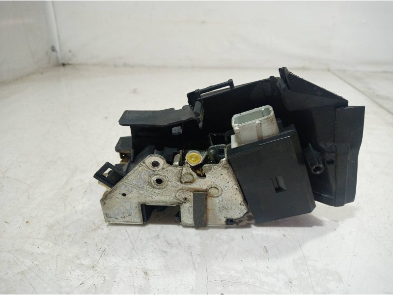 Recambio de cerradura puerta delantera derecha para bmw serie 5 berlina (e39) 530d exclusive referencia OEM IAM   