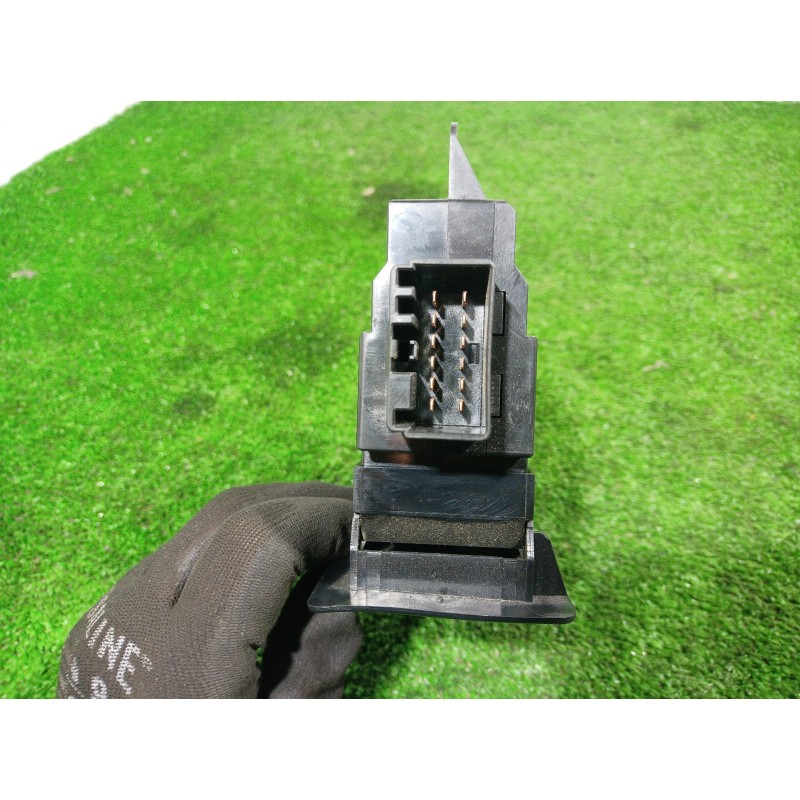 Recambio de mando elevalunas delantero derecho para volvo s60 berlina 2.4 (103kw) referencia OEM IAM 8651328 8651328 8651328