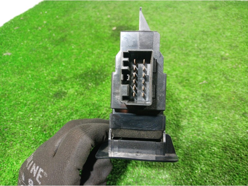 Recambio de mando elevalunas delantero derecho para volvo s60 berlina 2.4 (103kw) referencia OEM IAM 8651328 8651328 8651328