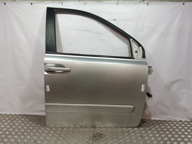 Recambio de puerta delantera derecha para kia carnival 2.9 crdi vgt ex referencia OEM IAM   