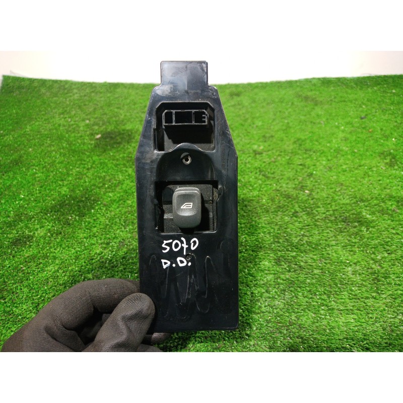 Recambio de mando elevalunas delantero derecho para volvo s60 berlina 2.4 (103kw) referencia OEM IAM 8651328 8651328 8651328