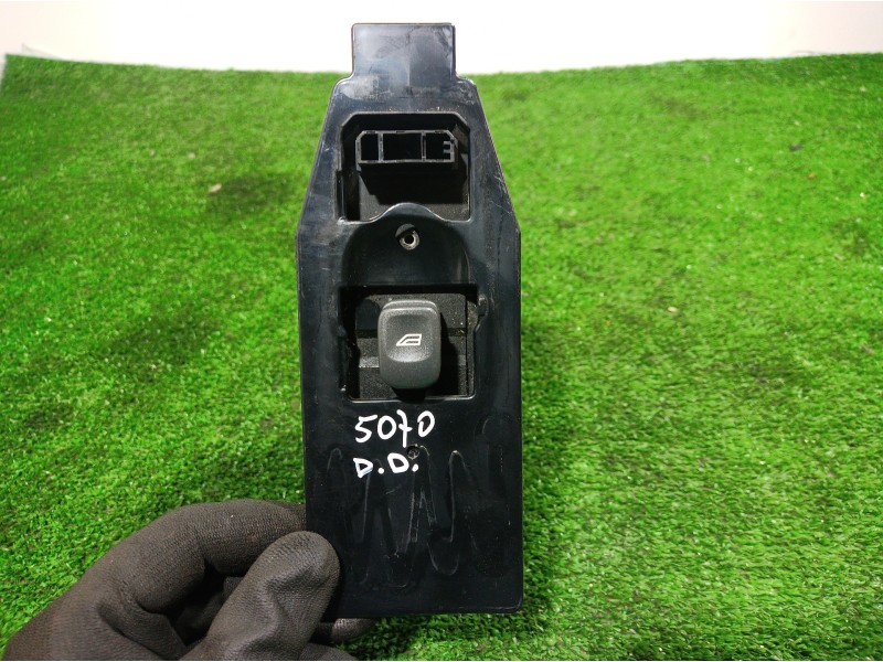 Recambio de mando elevalunas delantero derecho para volvo s60 berlina 2.4 (103kw) referencia OEM IAM 8651328 8651328 8651328