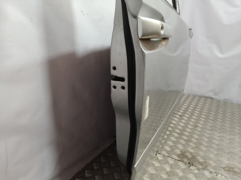Recambio de puerta delantera derecha para kia carnival 2.9 crdi vgt ex referencia OEM IAM   