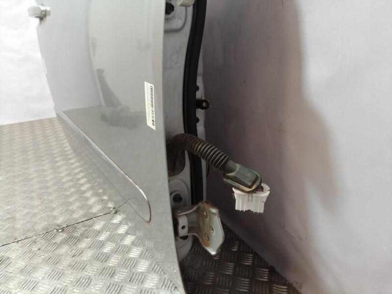 Recambio de puerta delantera derecha para kia carnival 2.9 crdi vgt ex referencia OEM IAM   