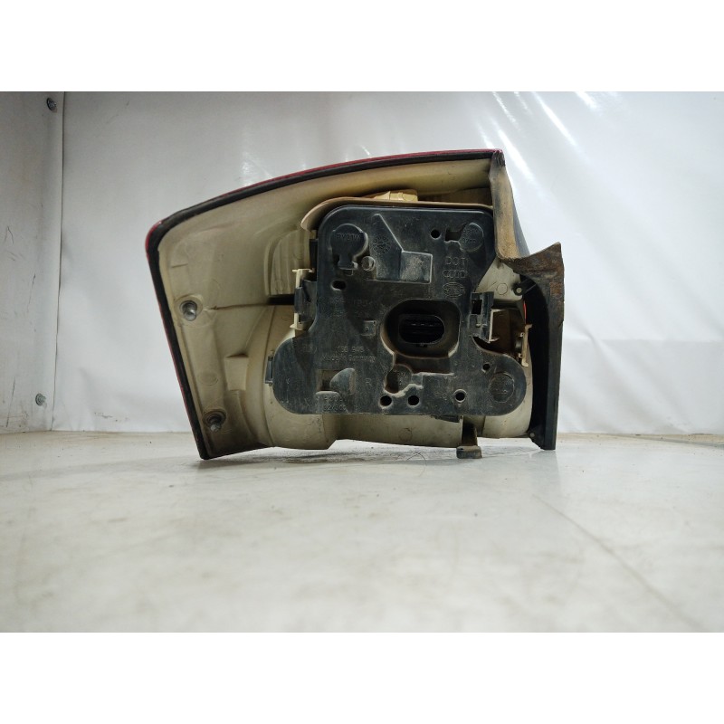 Recambio de piloto trasero derecho para audi a4 berlina (8e) 1.9 tdi (96kw) referencia OEM IAM 153948  153948