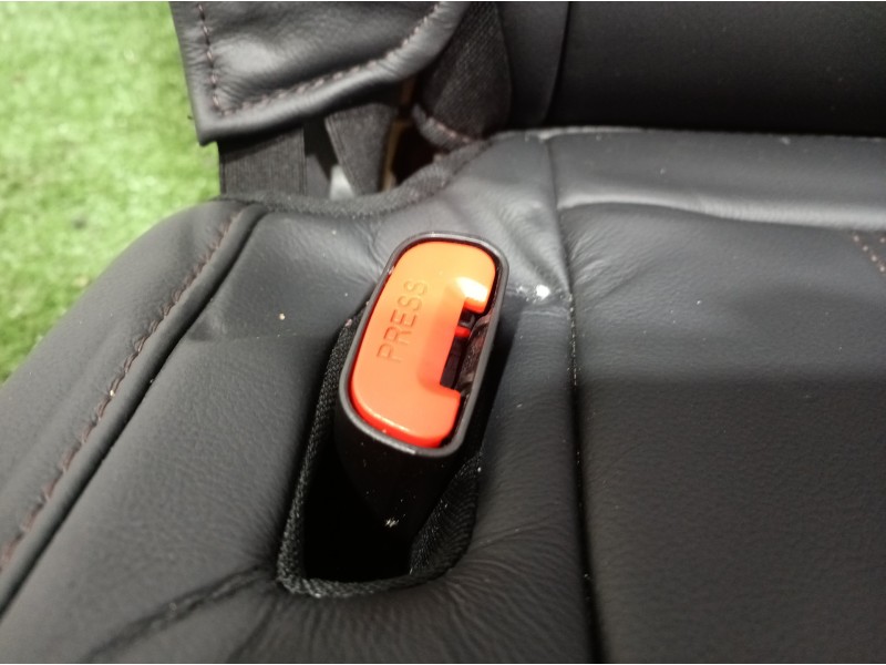 Recambio de asiento para mahindra xuv 500 xuv 500 fwd w6 referencia OEM IAM   