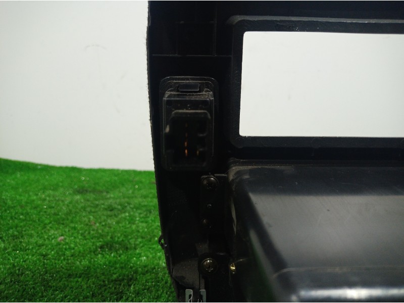 Recambio de moldura consola central delantera para hyundai trajet (fo) 2.0 gls referencia OEM IAM 847413A030 847413A030 847413A0