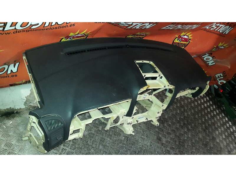 Recambio de salpicadero para kia carnival 2.9 crdi vgt ex referencia OEM IAM   