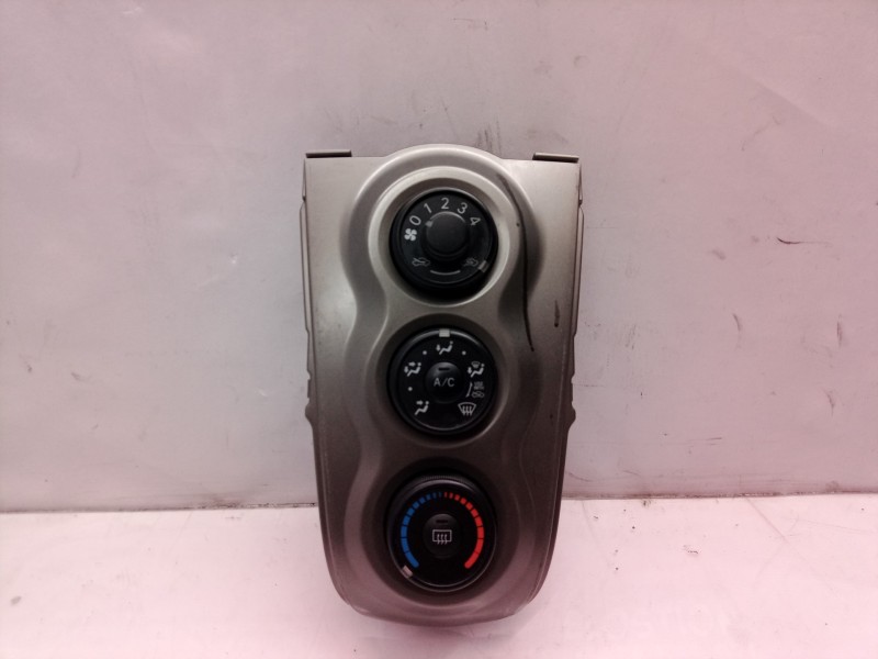 Recambio de mando calefaccion / aire acondicionado para toyota yaris active referencia OEM IAM 554060D190 554060D190 554060D190
